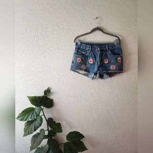 The stinkin cutest jean shorts